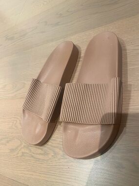 Oak + Fort Neutral Ribbed Strap Slide Sandals - Nude Size 9